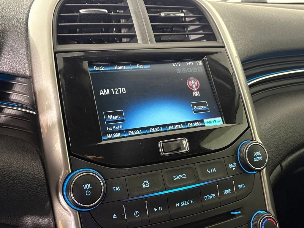 Used 2015 Silver Chevrolet LT image 27