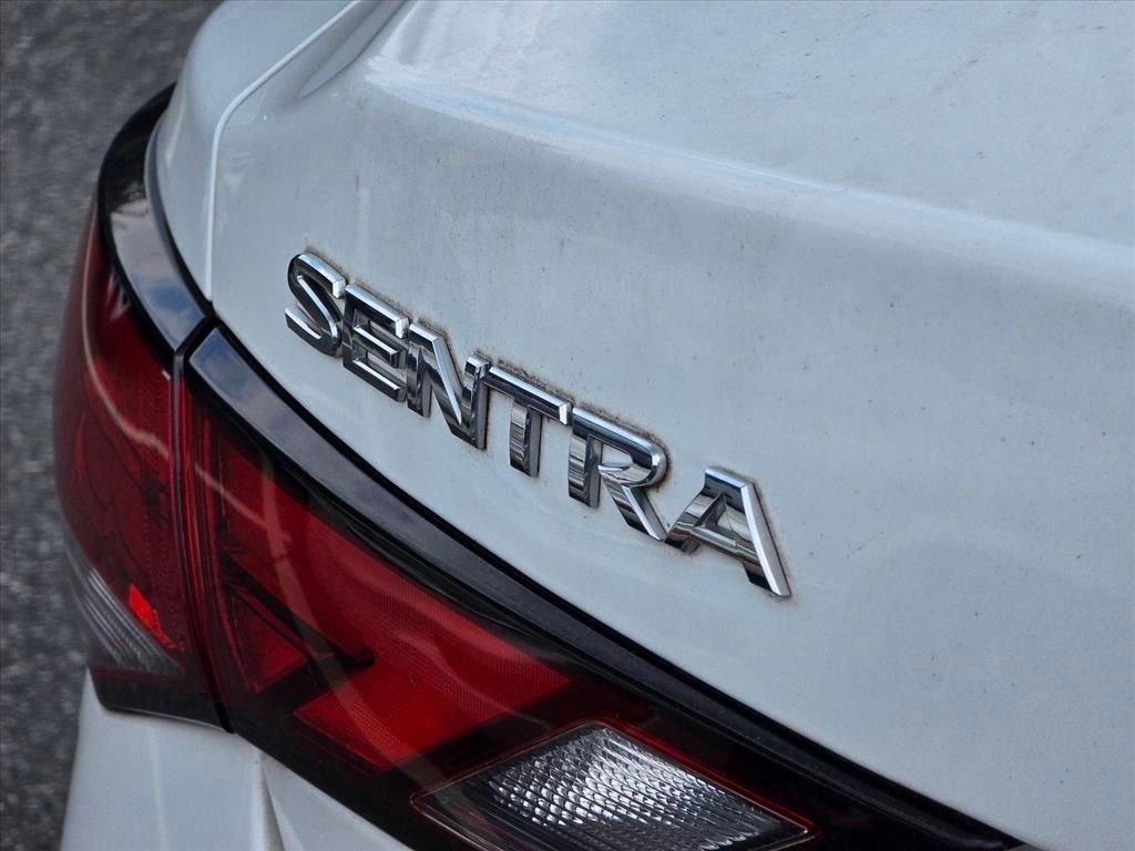 Used 2021 White Nissan SV image 13