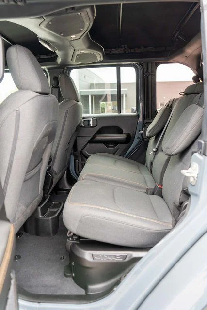 Used 2024 Gray Jeep Sahara 4xe image 11