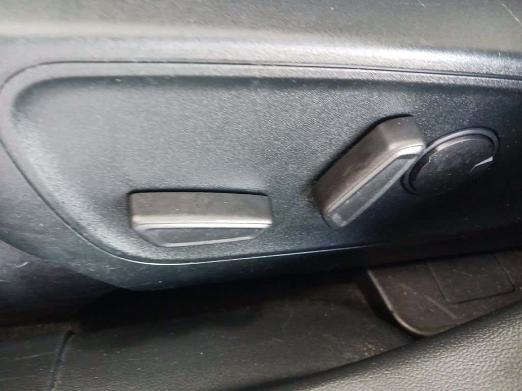 Used 2020 Gold Ford SEL image 30