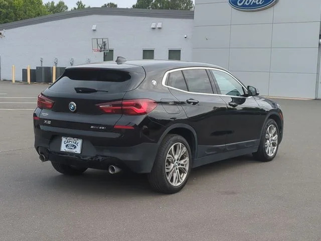 Used 2022 Black BMW sDrive28i image 13