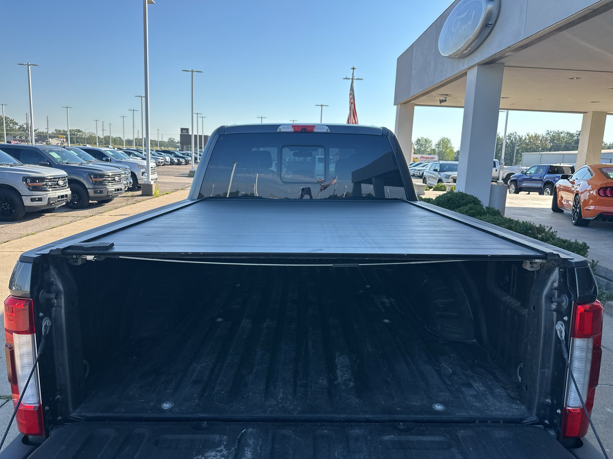 Used 2017 Magnetic Metallic Ford Platinum image 15