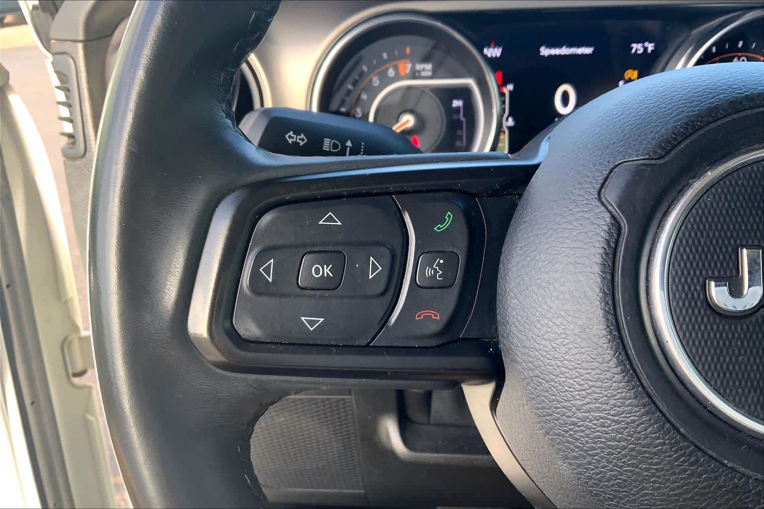 Used 2019 Bright White Clearcoat Jeep Sport S image 24