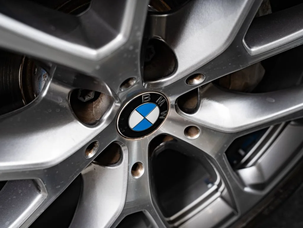 Used 2024 Skyscraper Grey Metallic BMW xDrive40i image 8