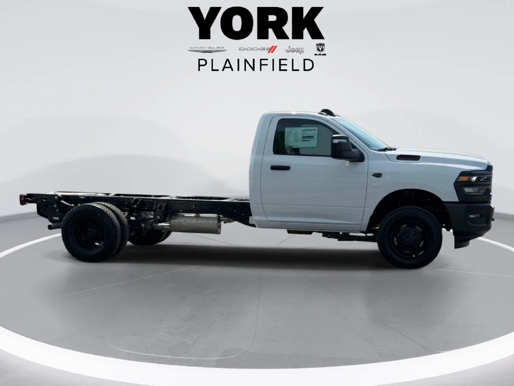 New 2027 Bright White Clear-Coat Paint RAM Tradesman image 4