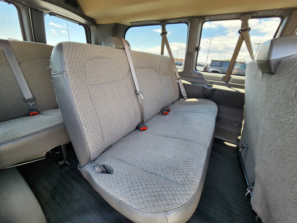Used 2017 Summit White Chevrolet LS image 16