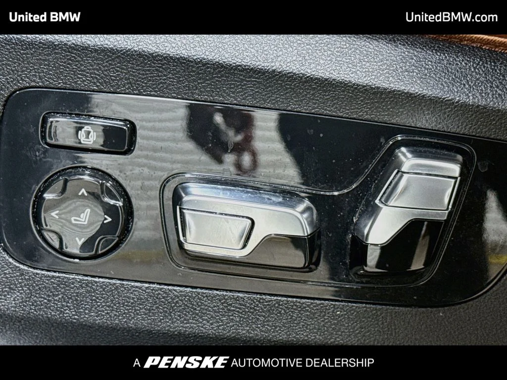 Used 2023 Black Sapphire Metallic BMW M60i image 4
