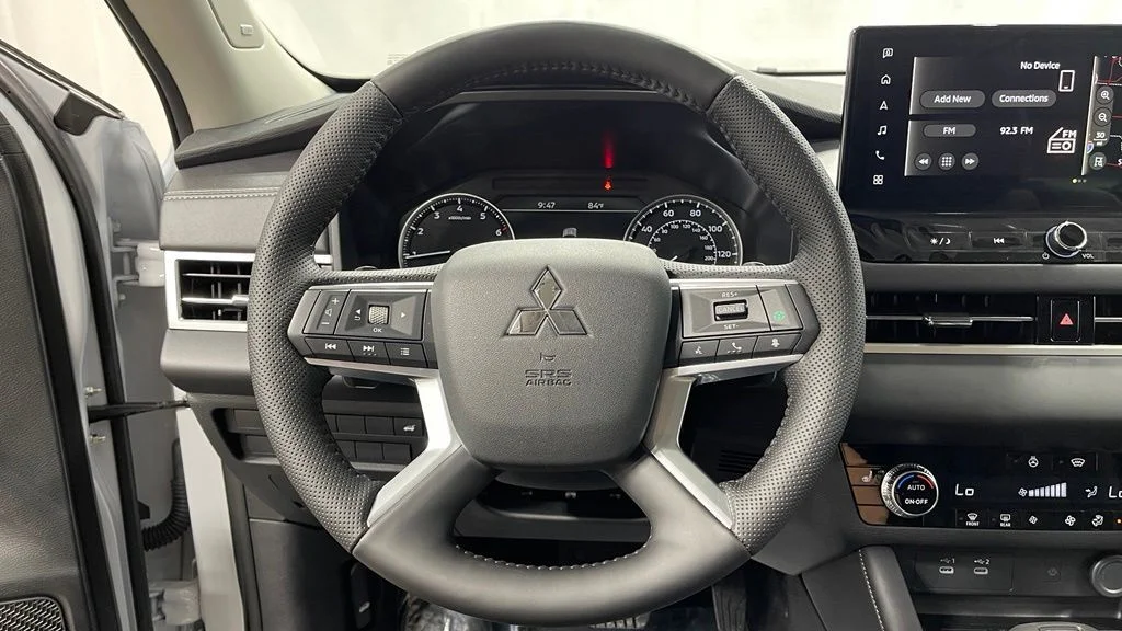 New 2026 White Diamond/Black Roof Mitsubishi TRAIL EDITION S-AWC image 6