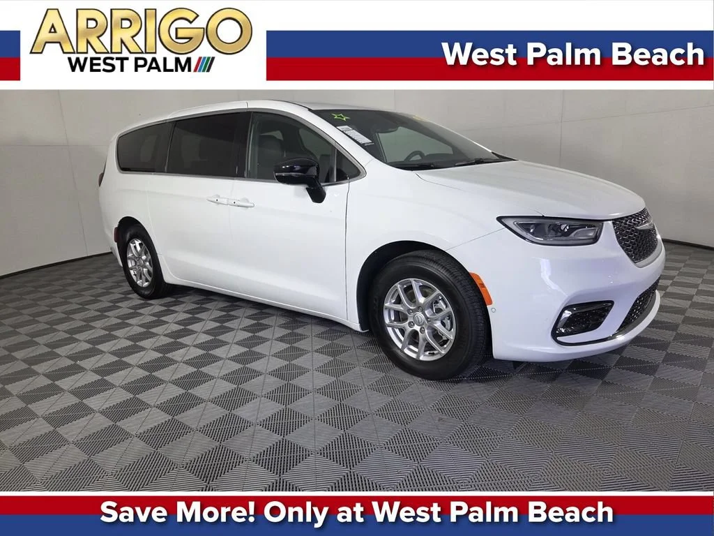 New 2026 Bright White Clear-Coat Exterior Paint Chrysler Select image 1