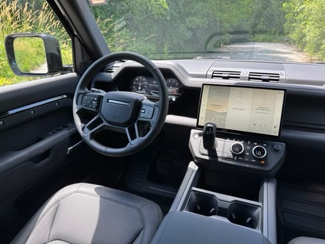 New 2026 Santorini Black Land Rover S image 28