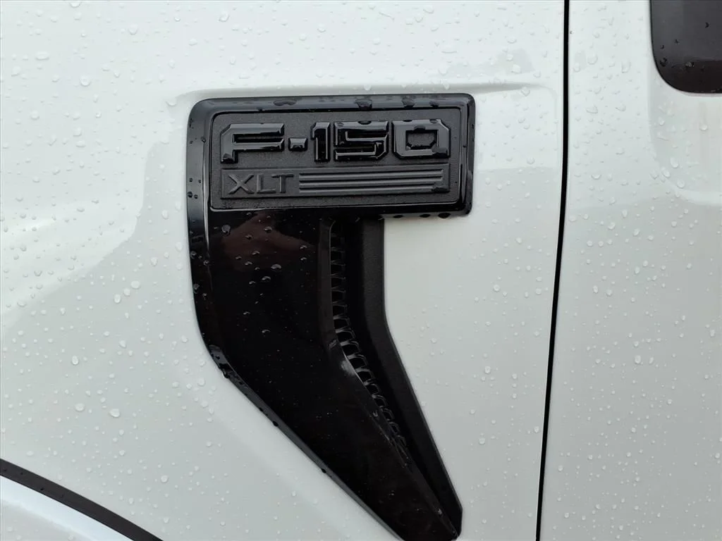 New 2026 Oxford White Ford XLT image 14