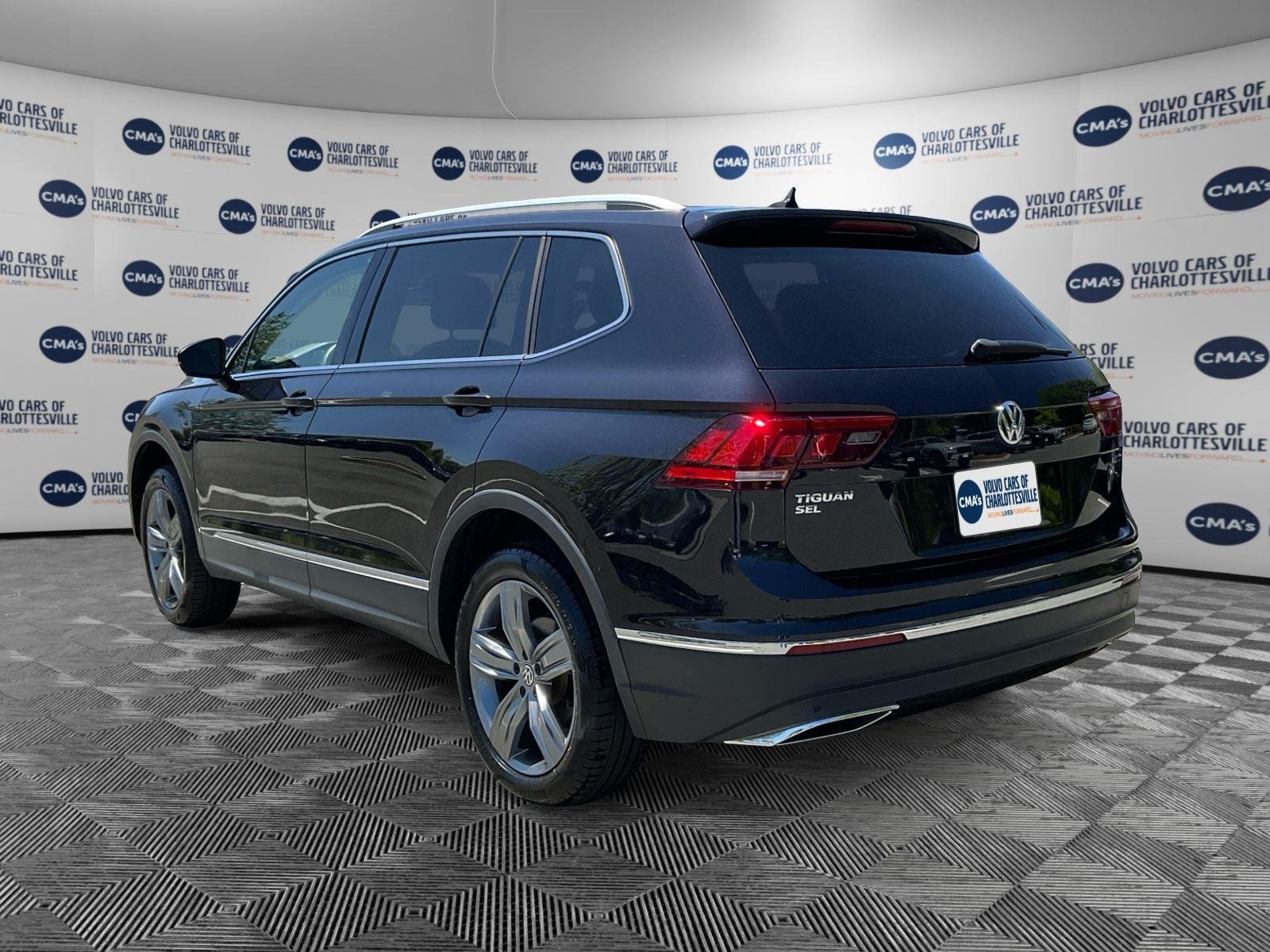 Used 2020 Deep Black Pearl Volkswagen SEL image 3