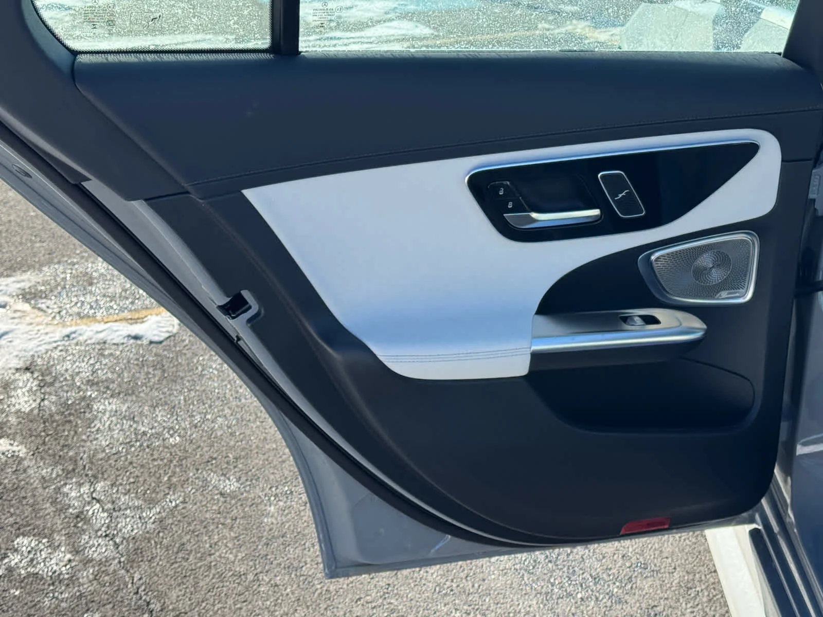 New 2026 MANUFAKTUR Alpine Grey Mercedes-Benz C 300 image 31