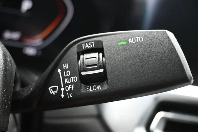 Used 2020 Black BMW 330i image 21