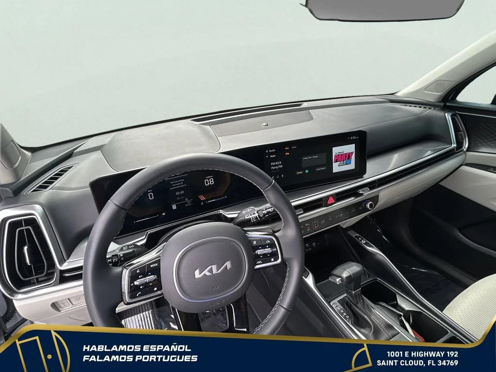 Used 2025 White Kia EX image 15