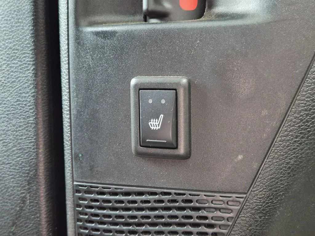 Used 2023 Silver Chrysler Limited image 27
