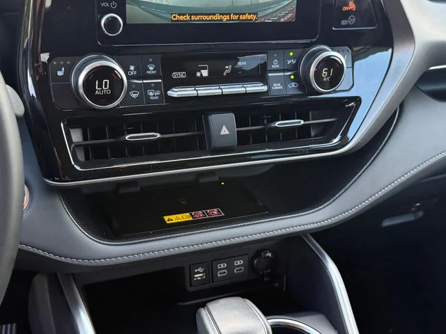 Certified Used 2025  Toyota XLE image 19