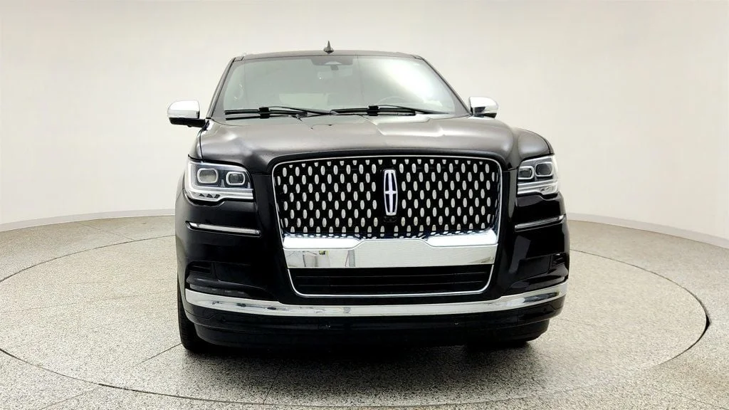 Used 2022 Infinite Black Metallic Clearcoat Lincoln Black Label 4x4 image 2