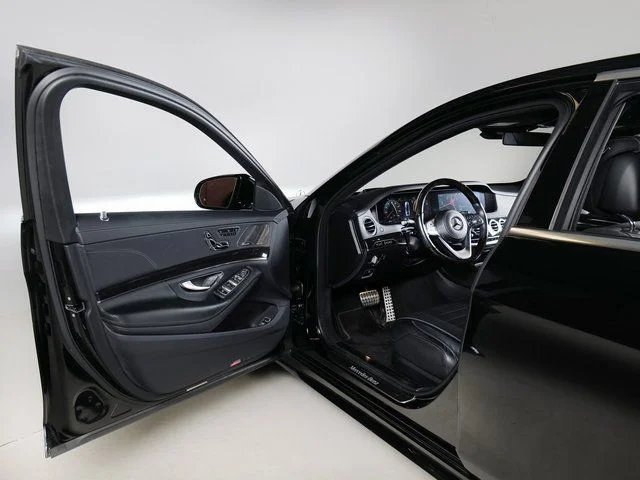 Used 2019 Black Mercedes-Benz S 560 image 26