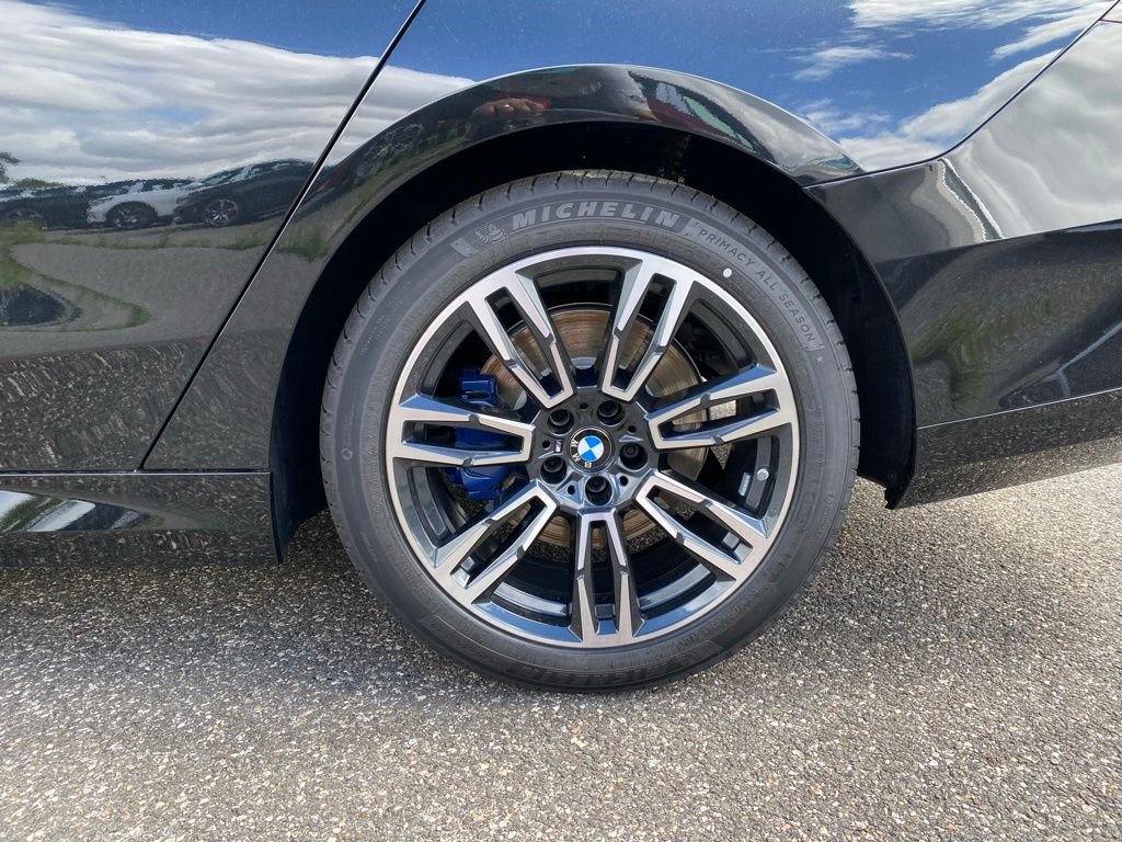 New 2027 Black Sapphire Metallic BMW 530i xDrive image 5