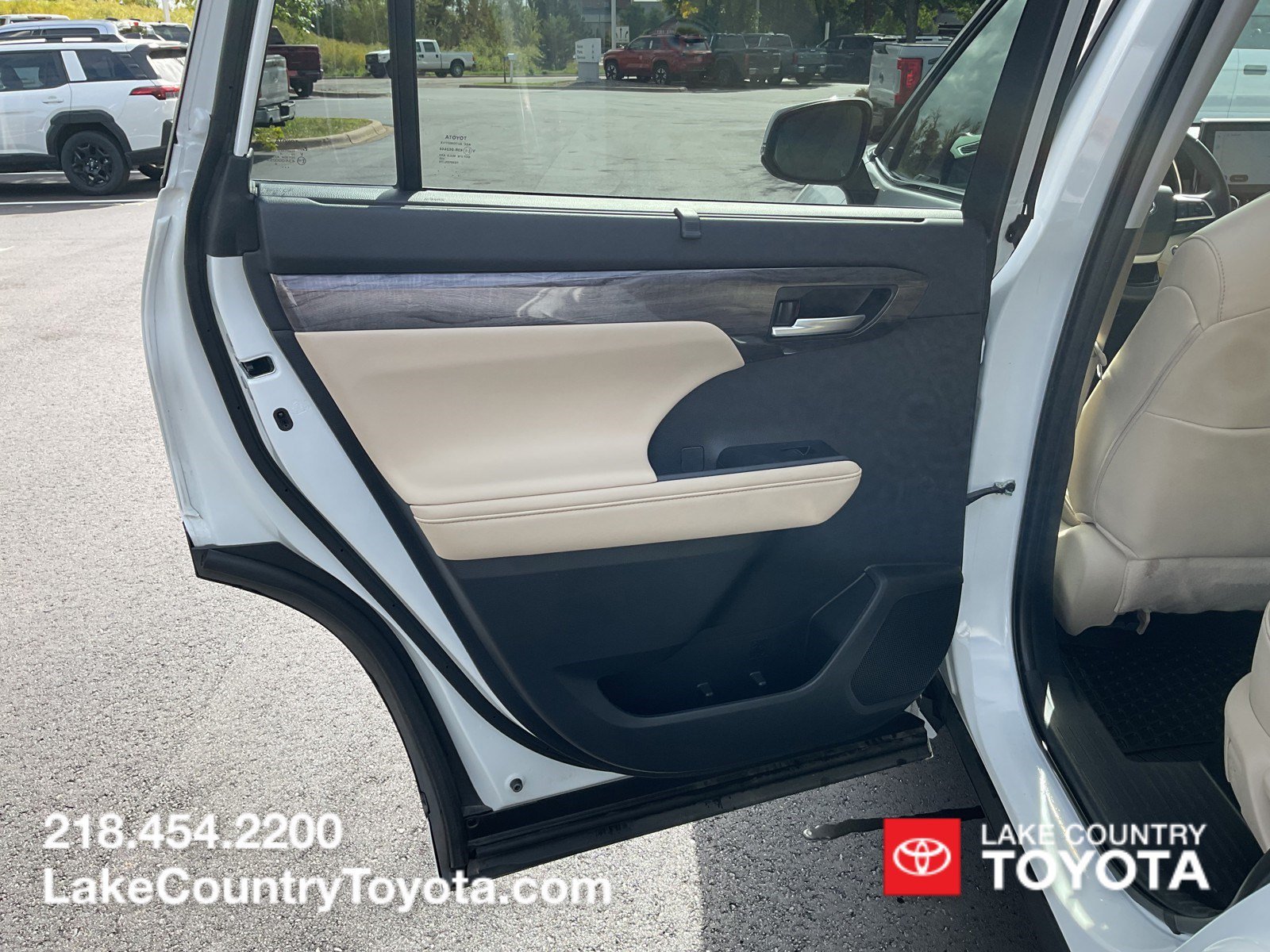 Used 2024  Toyota Platinum image 16