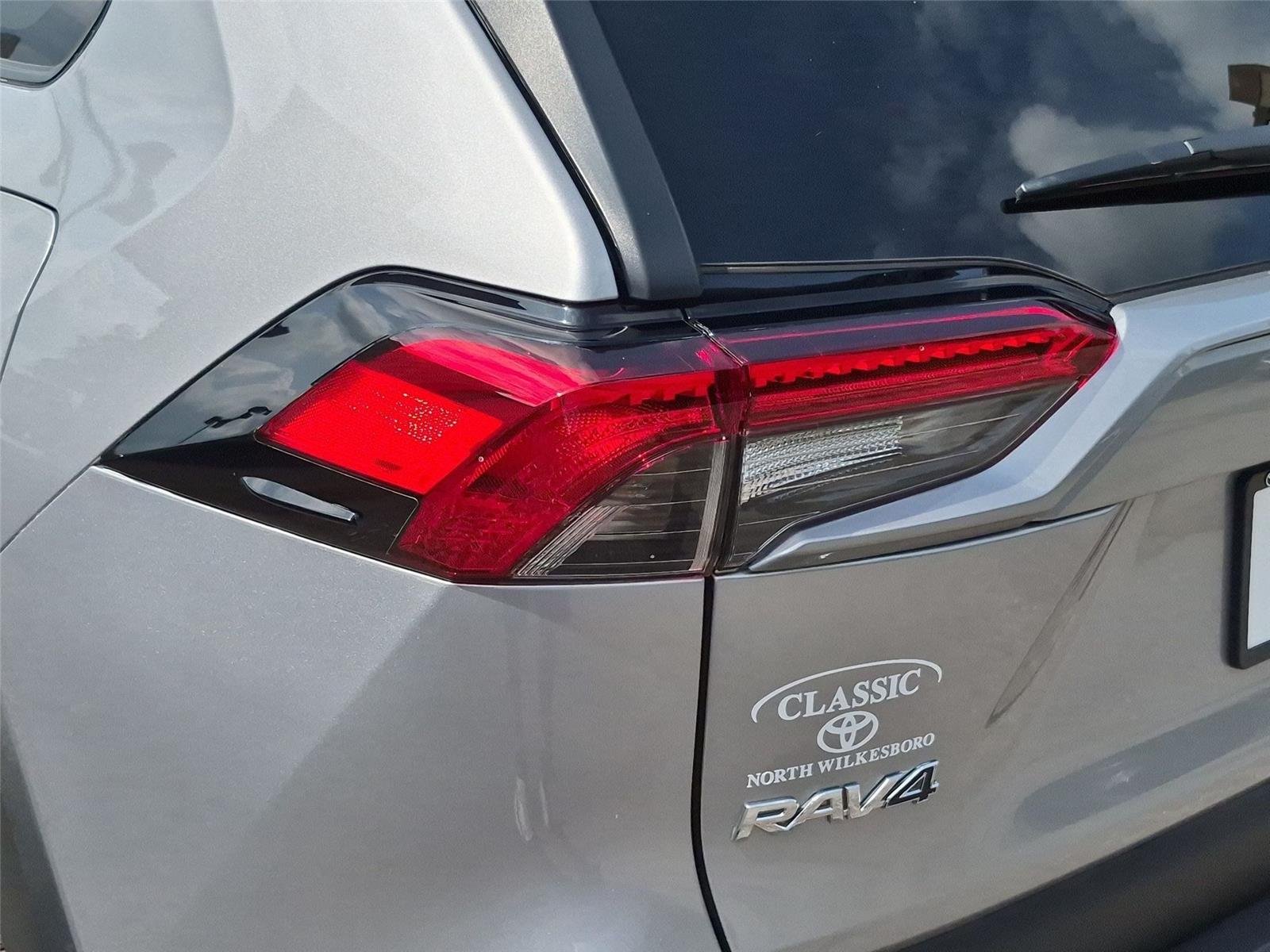 Used 2025 Silver Sky Metallic Toyota XLE Premium image 12