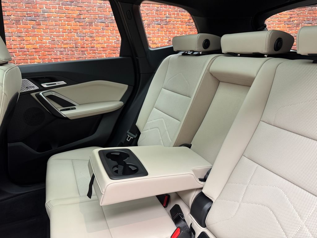 2025 BMW X1 28i - Photo 11