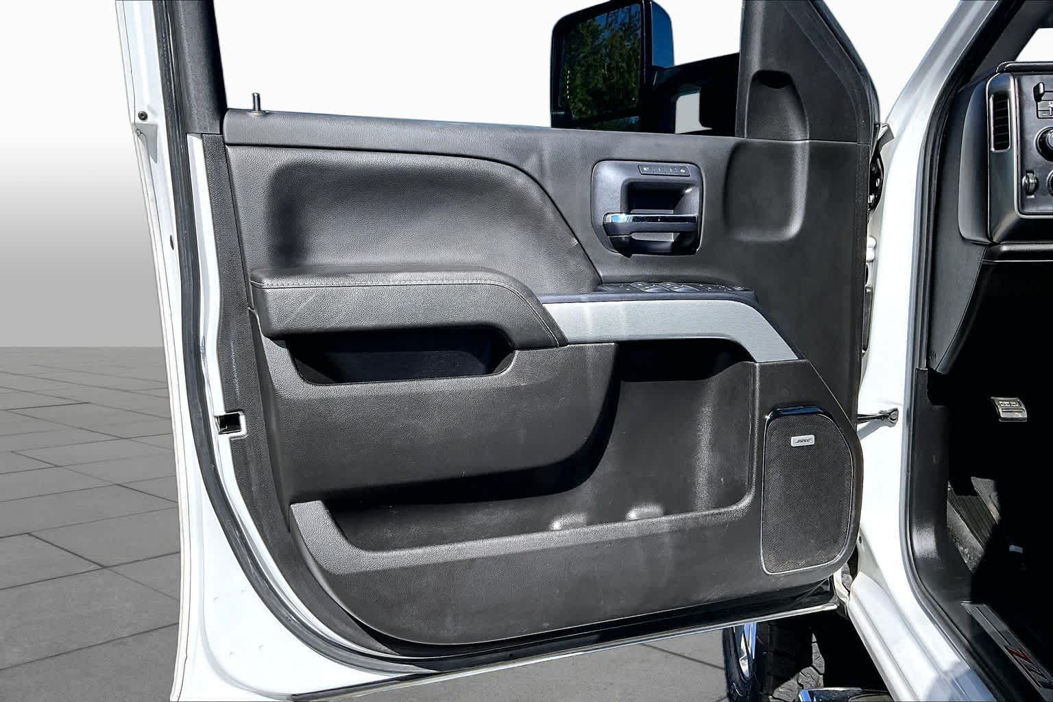 Used 2019 Summit White Chevrolet LTZ image 22