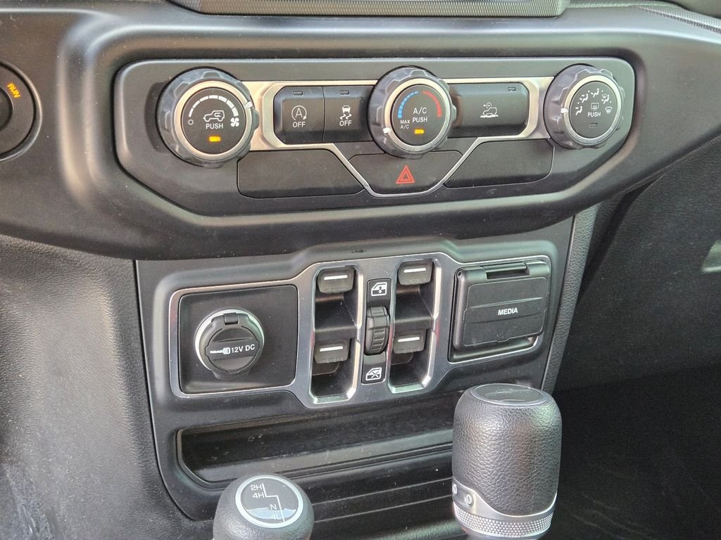 Used 2020 Gray Jeep Sport image 30