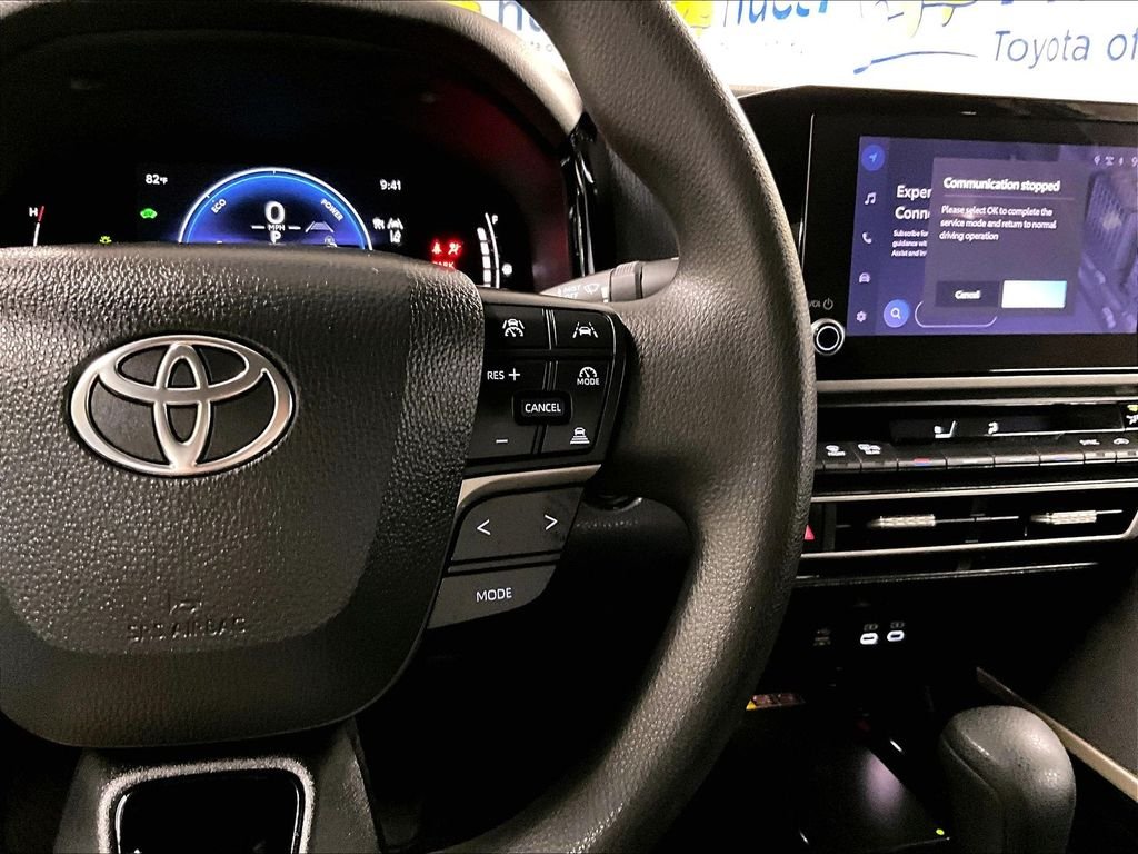 Used 2025  Toyota LE image 23