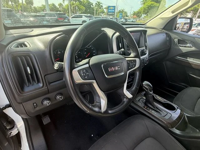 Used 2022 White GMC Elevation image 10