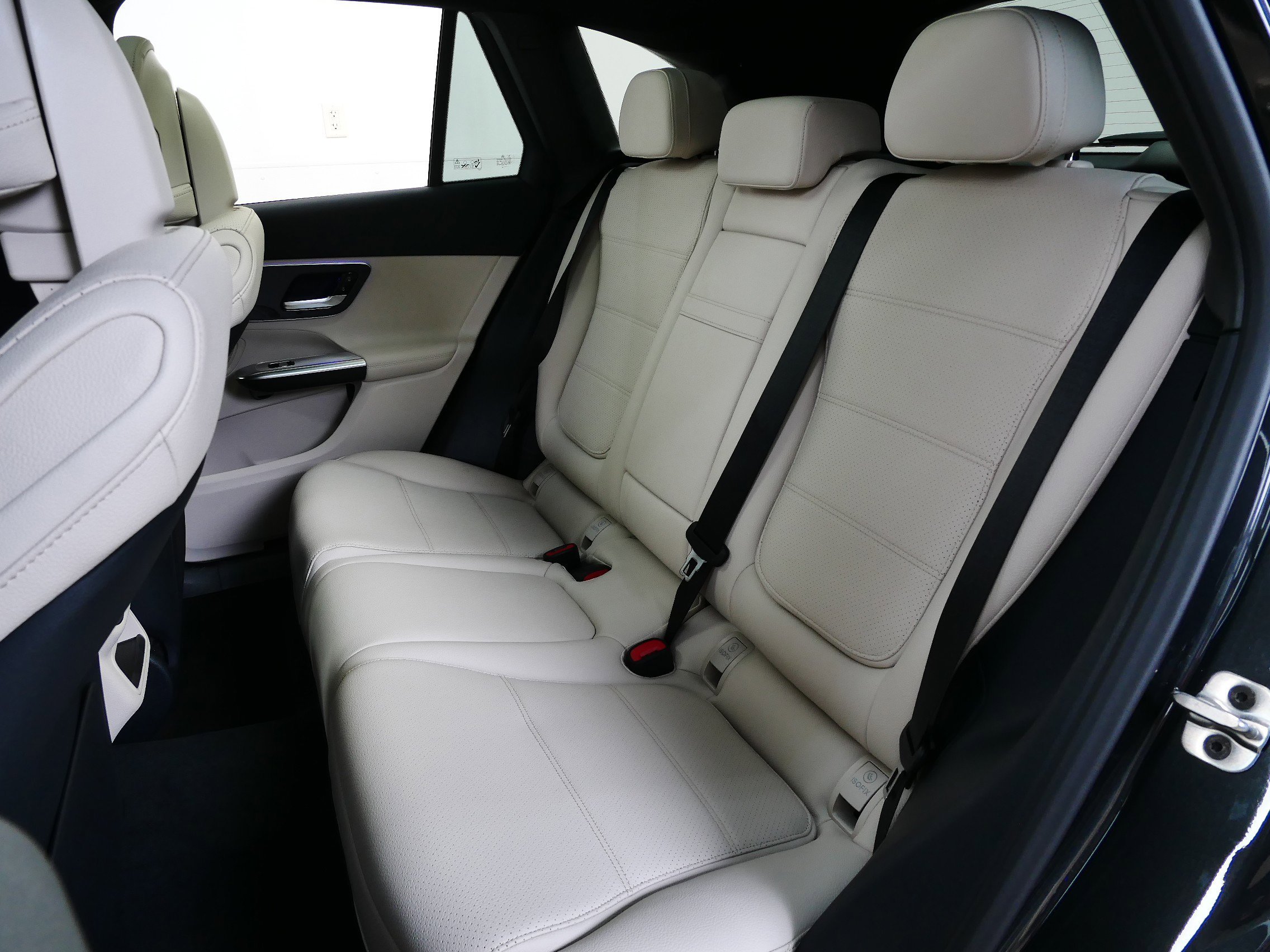 New 2026 Graphite Grey Metallic Mercedes-Benz GLC 300 image 21