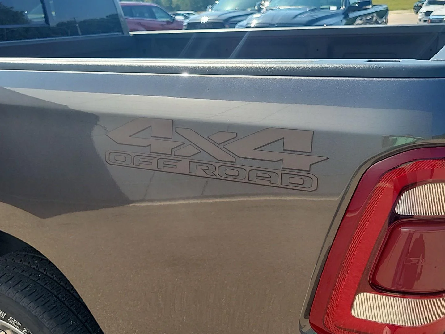 Used 2023 Granite Crystal Metallic Clearcoat Ram Laramie image 18