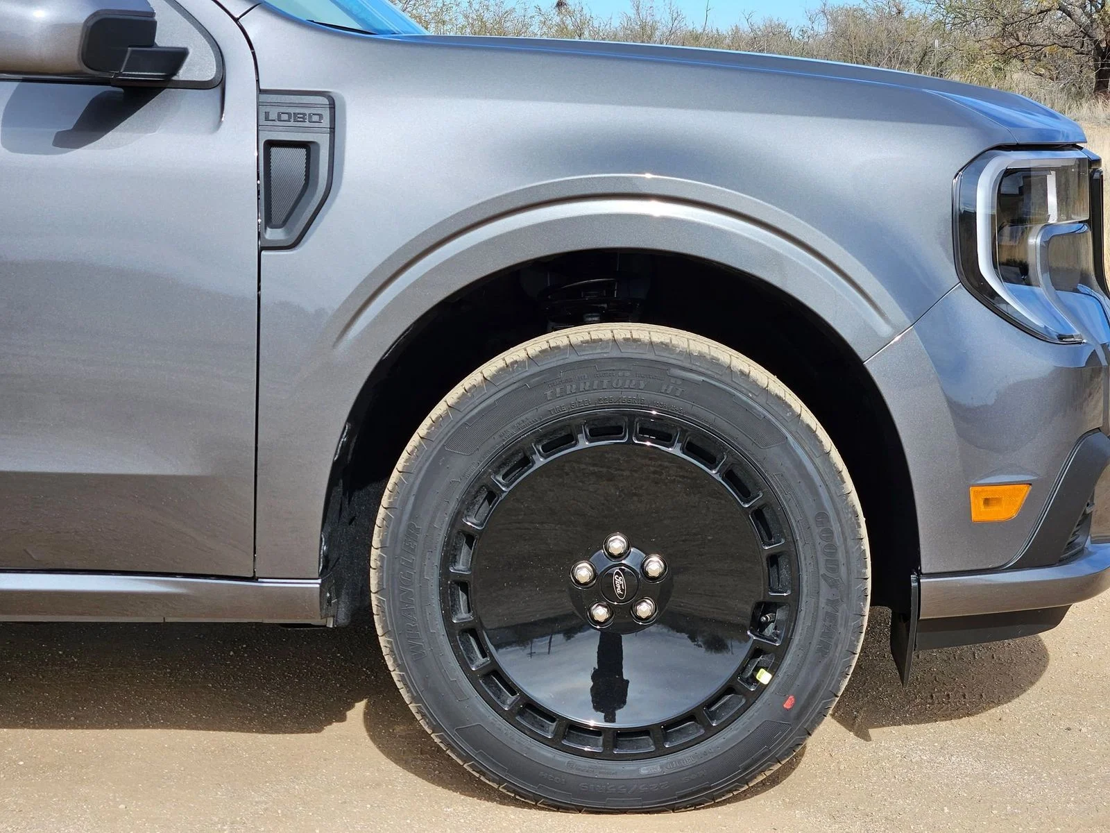 New 2026 Carbonized Gray Metallic Ford Lobo™ image 10