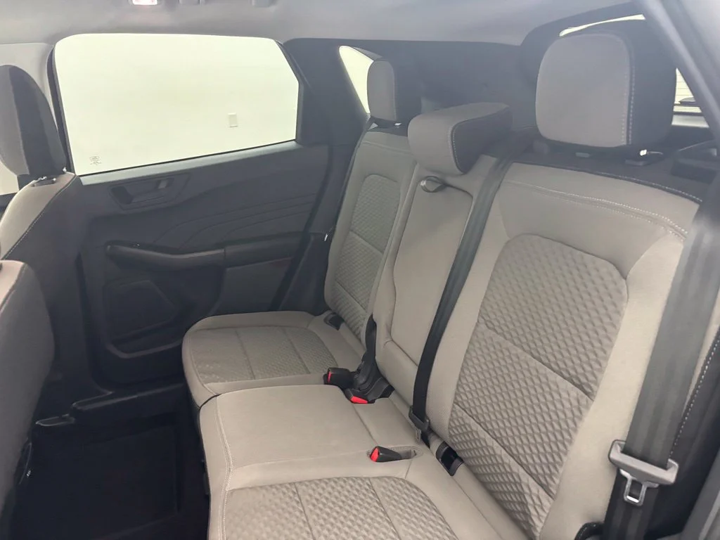 Used 2022 Gray Ford SE image 37