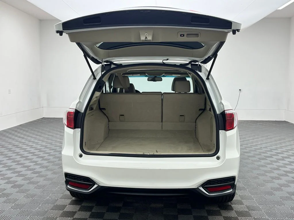Used 2018  Acura Base image 11