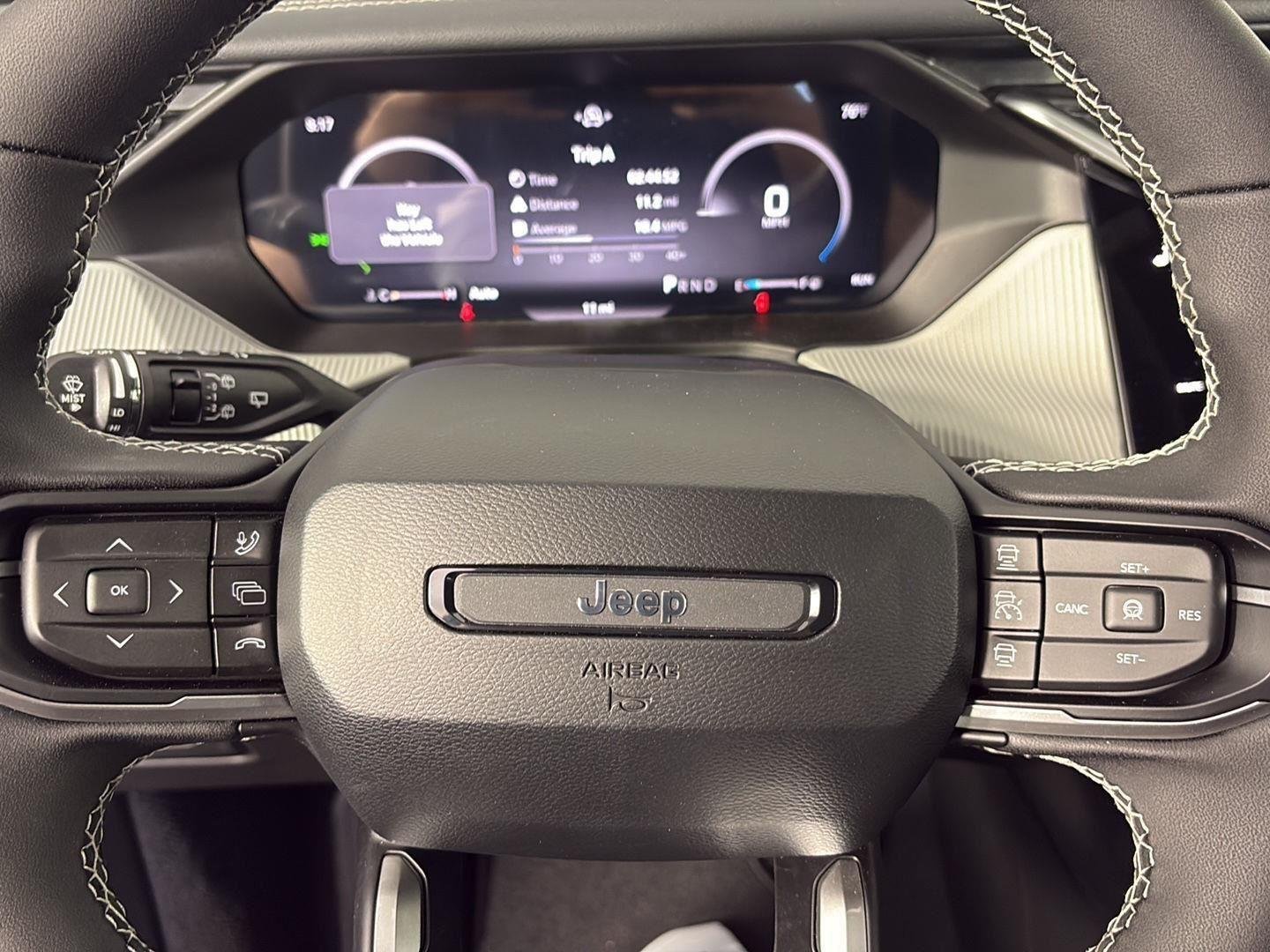 New 2026 Bright White Clear-Coat Exterior Paint Jeep Laredo image 13