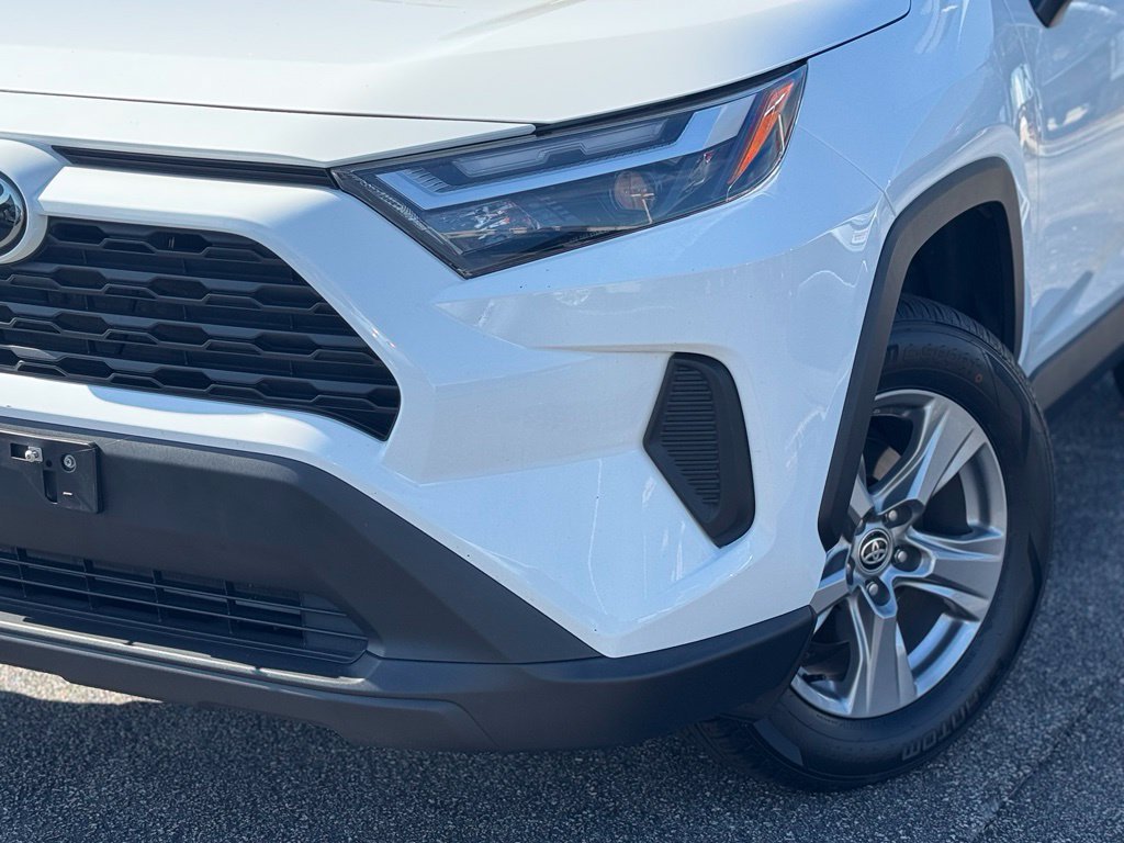 Used 2024 White Toyota XLE image 5