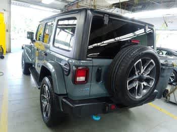 Used 2024 Anvil Clearcoat Jeep Sport S image 3