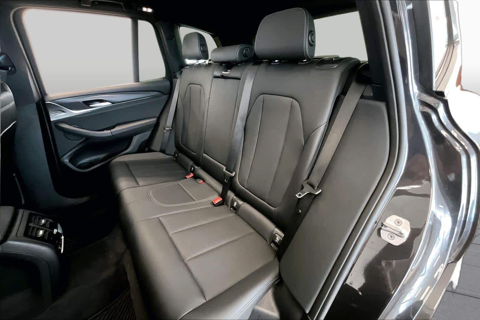 Used 2024 Dark Graphite Metallic BMW sDrive30i image 18