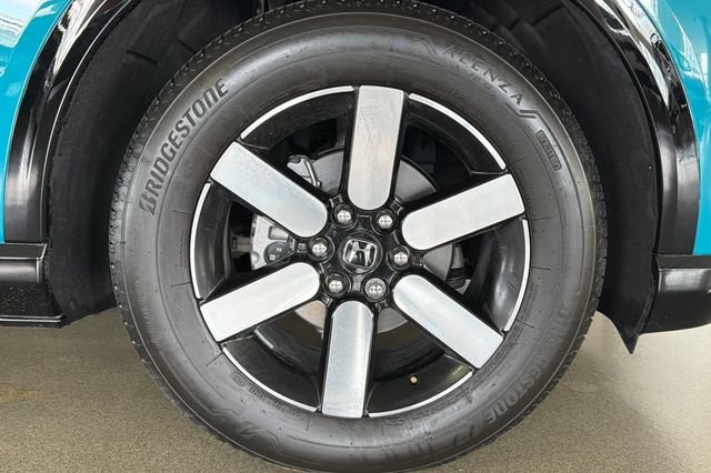 Certified Used 2025 North Shore Pearl Honda Touring image 5