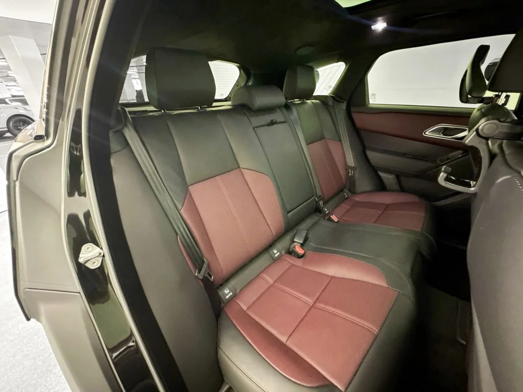 New 2026 Santorini Black Land Rover Autobiography image 27