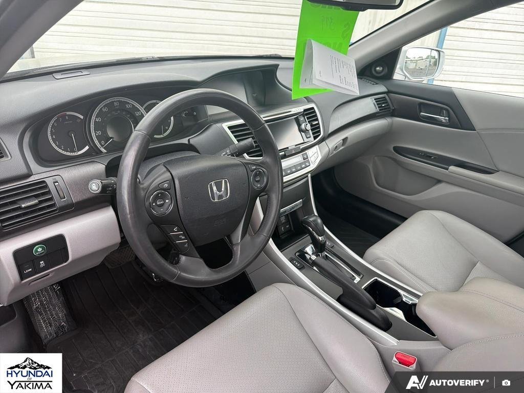 Used 2014 Alabaster Silver Metallic Honda EX-L image 13