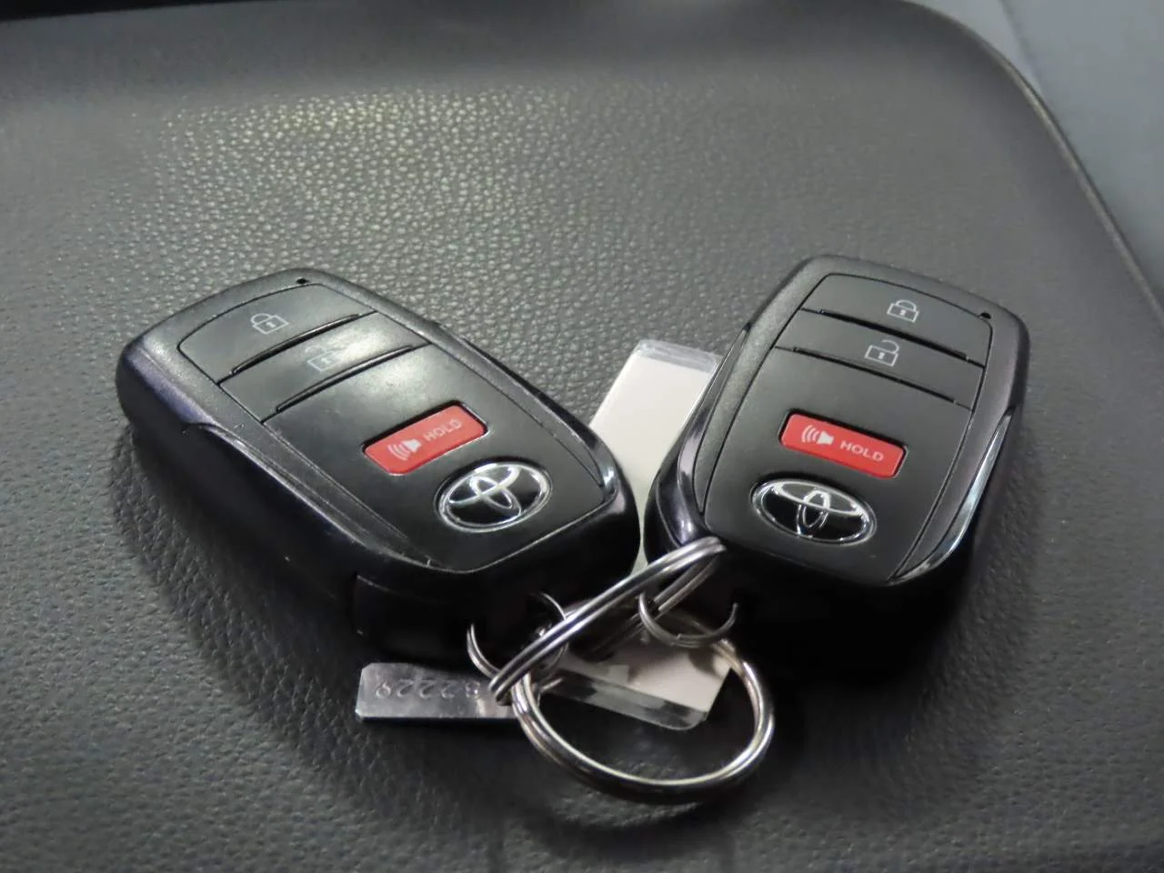 Used 2025 Ice Toyota SR5 Crew Cab image 18