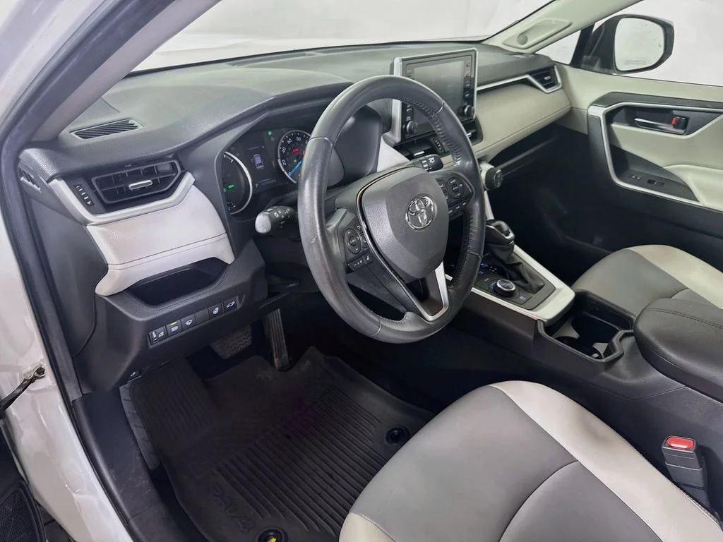 Certified Used 2021 Blizzard Pearl Toyota Hybrid XLE Premium image 10