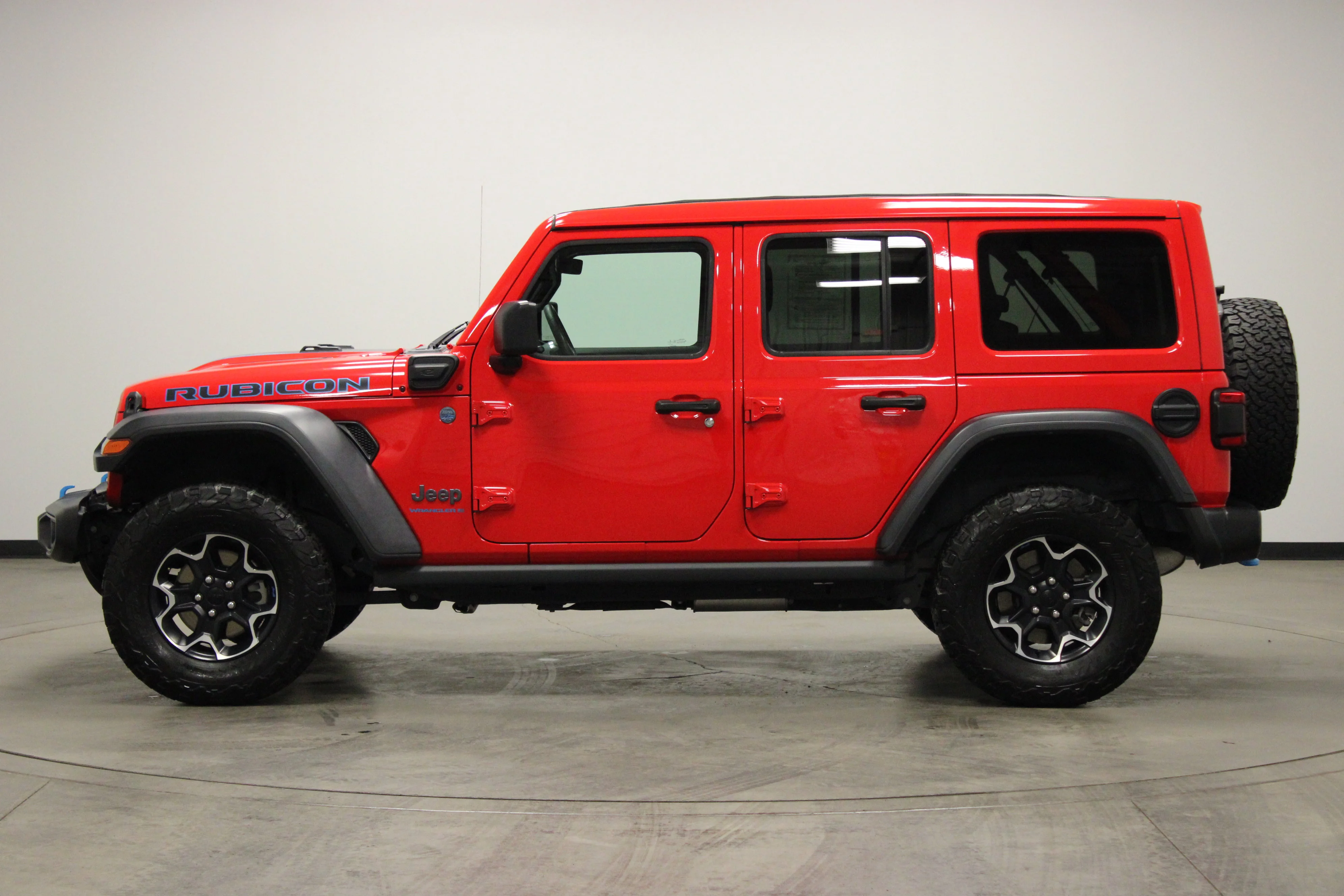 Used 2023 Firecracker Red Clearcoat Jeep Rubicon image 5