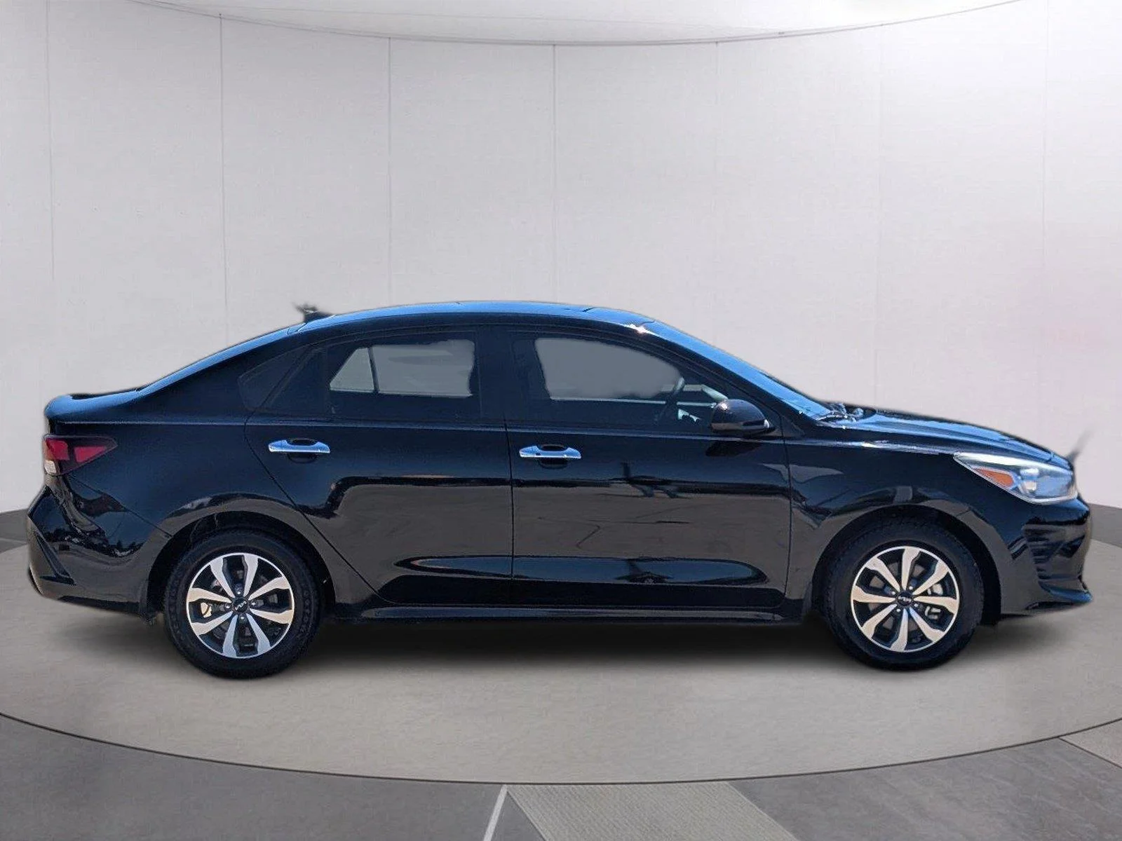 Used 2023 Aurora Black Kia S image 8