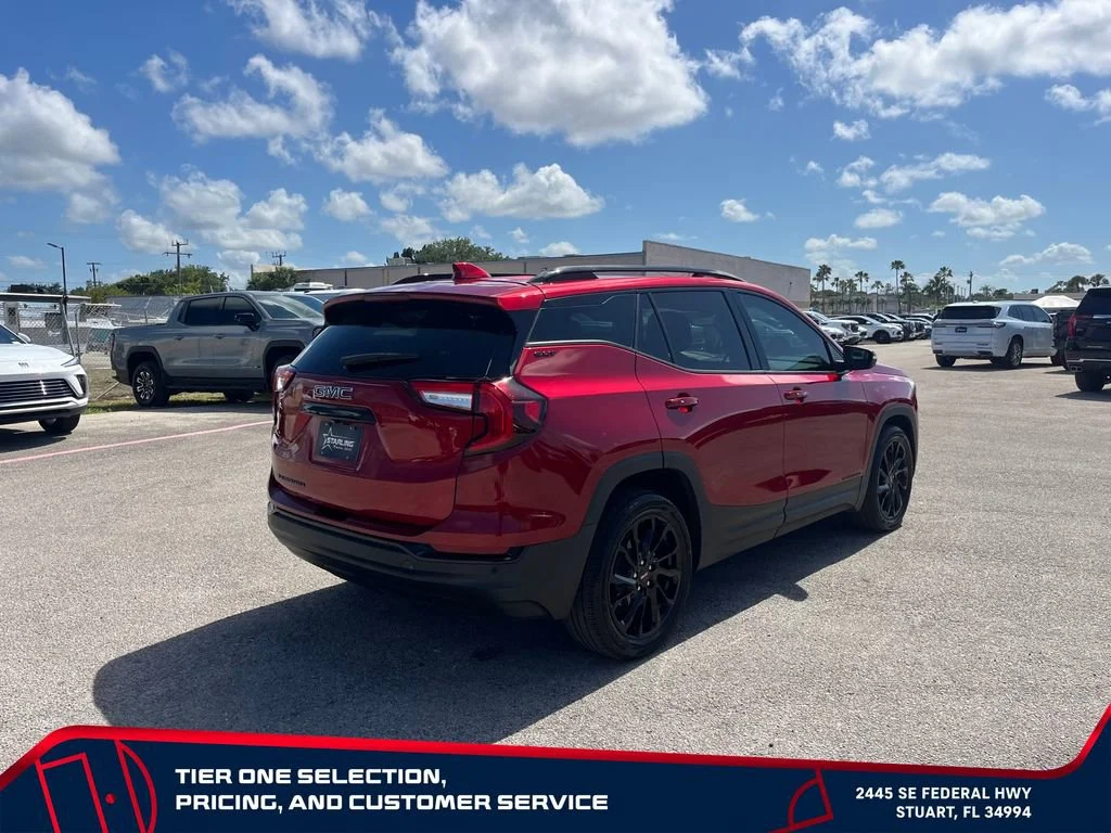 Used 2023 Volcanic Red Tintcoat GMC SLT image 7