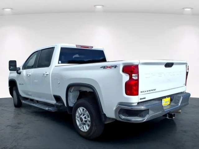 Used 2025 White Chevrolet LT image 12