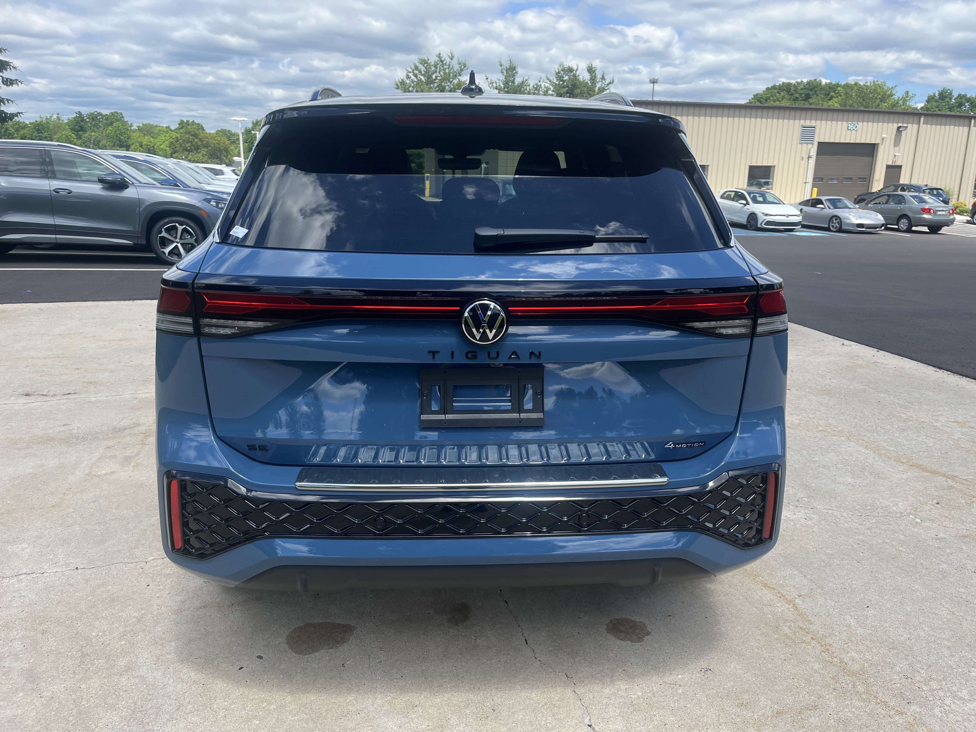 New 2026 Monterey Blue w/Deep Black Roof Volkswagen SE R-Line Black image 11